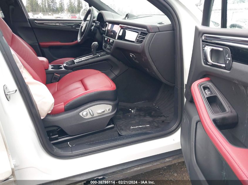 Image 5 of 2023 Porsche Macan salvage vehicle - Lot #38795114 at IAAI