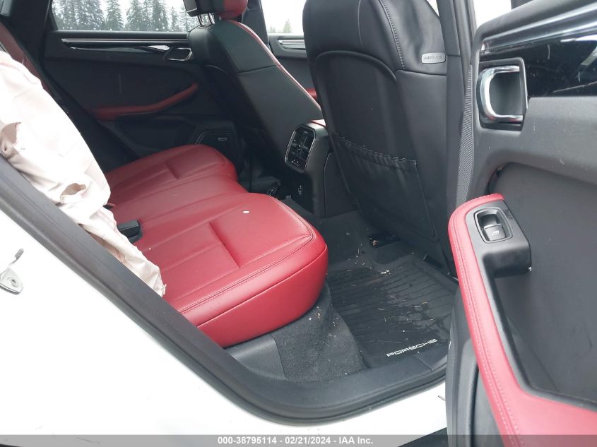 Image 8 of 2023 Porsche Macan salvage vehicle - Lot #38795114 at IAAI