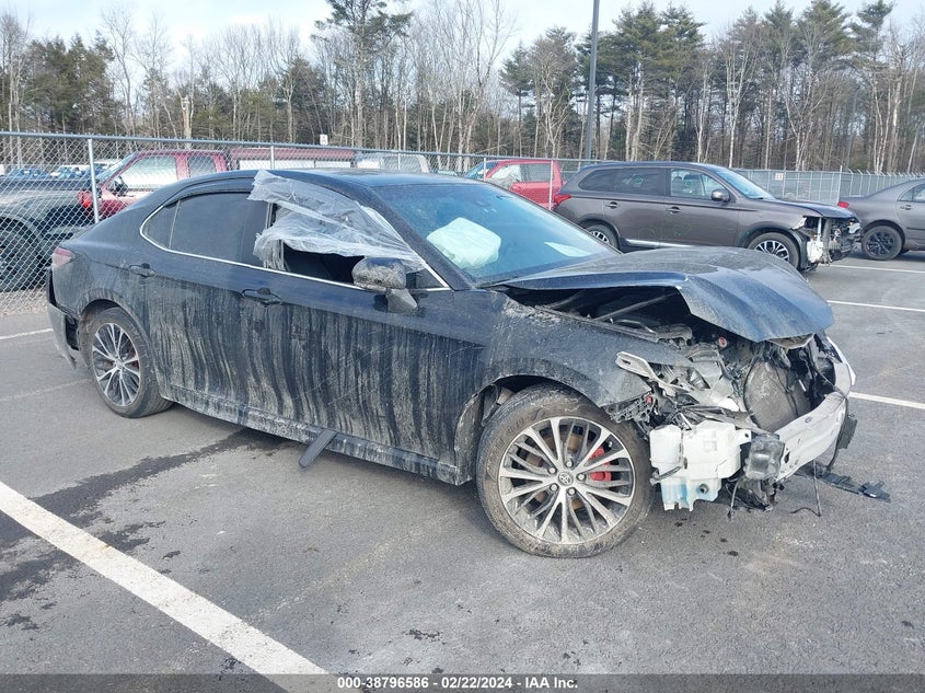 TOYOTA CAMRY SE 2018