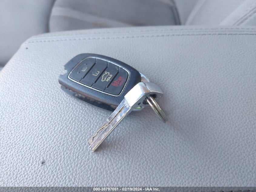 VIN 5NPE24AF0HH489749 2017 HYUNDAI SONATA SE