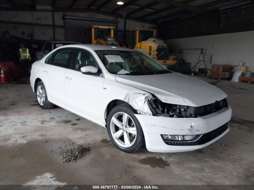 VIN 1VWAS7A38FC112047 2015 VOLKSWAGEN PASSAT no.1