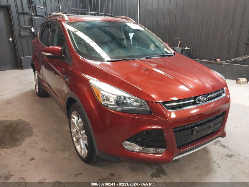 VIN 1FMCU9J97FUB55421 2015 FORD ESCAPE no.1