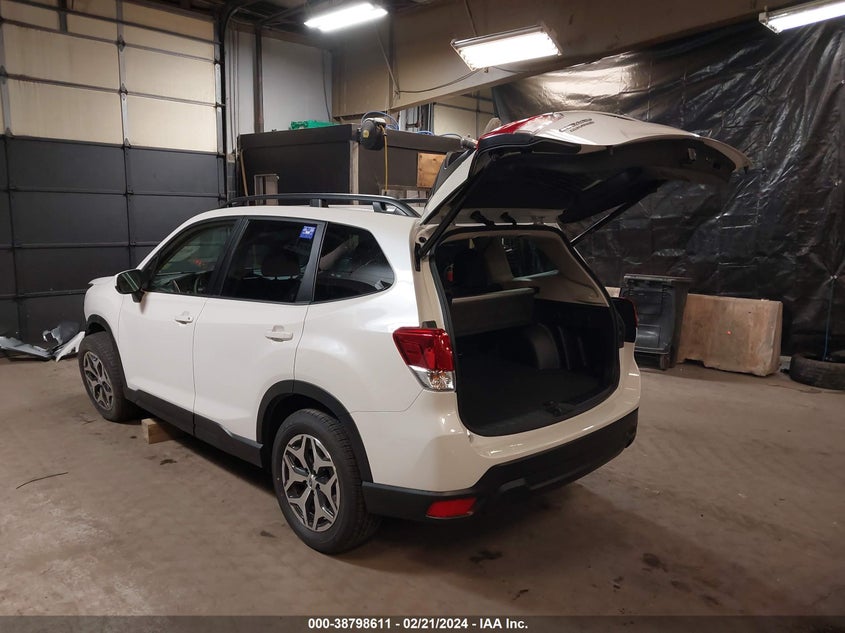 VIN JF2SKADCXRH418465 2024 SUBARU FORESTER PREMIUM