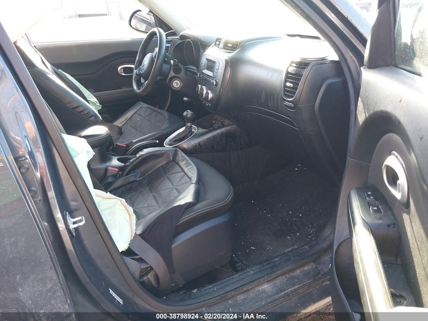 2015 KIA SOUL + - KNDJP3A5XF7182656