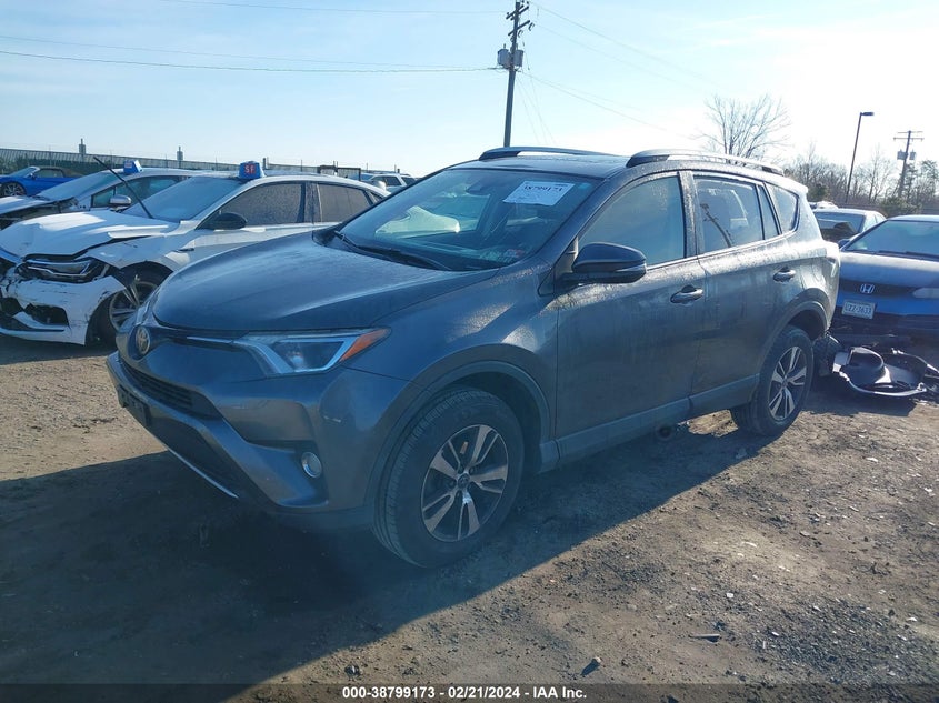 VIN JTMRFREV1HD203367 2017 TOYOTA RAV4 XLE