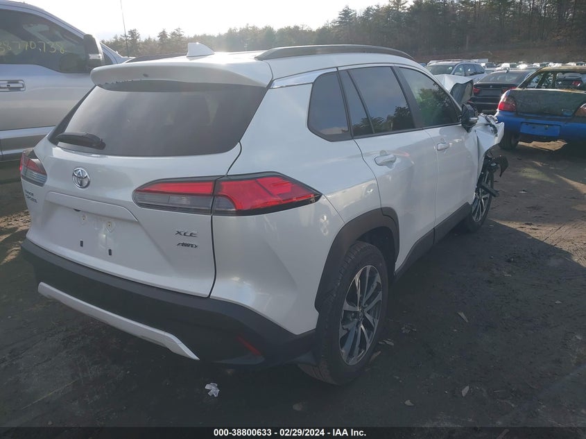 2022 TOYOTA COROLLA CROSS XLE - 7MUDAABG5NV037117
