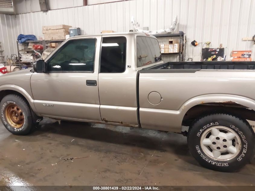 2001 Chevrolet S-10 Ls VIN: 1GCDT19W018108076 Lot: 38801439