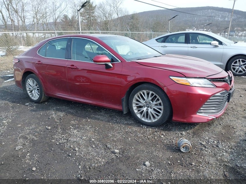 TOYOTA CAMRY XLE 2018