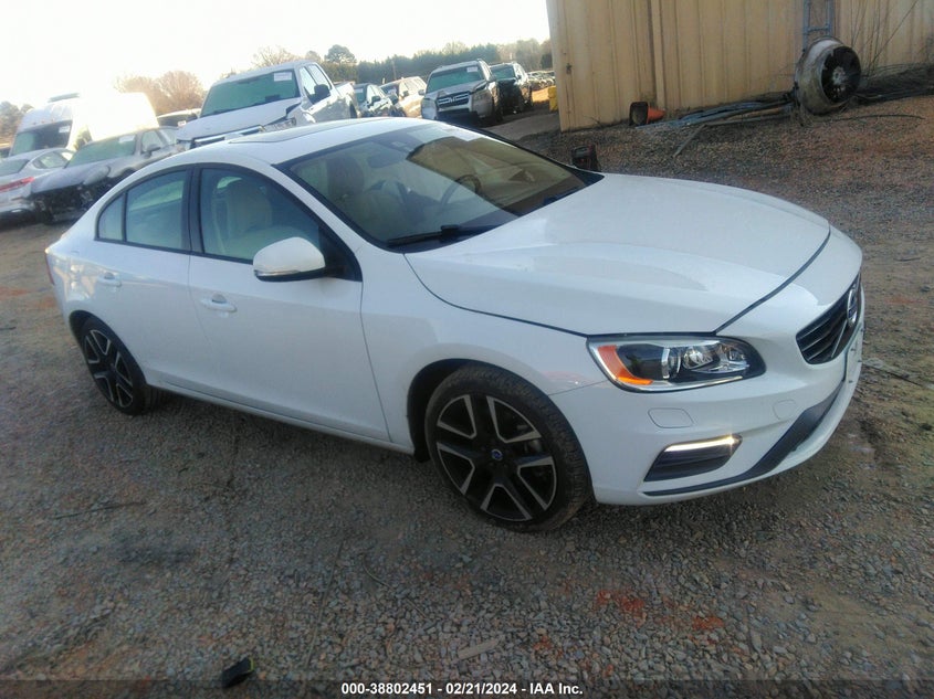 2017 VOLVO S60
