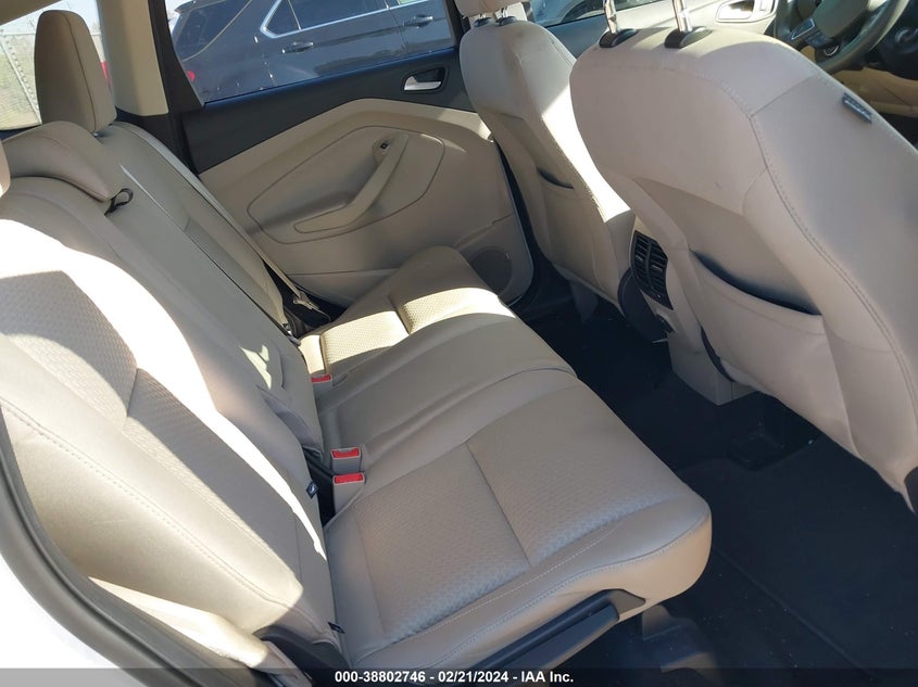 VIN 1FMCU0GD0HUE20982 2017 FORD ESCAPE SE