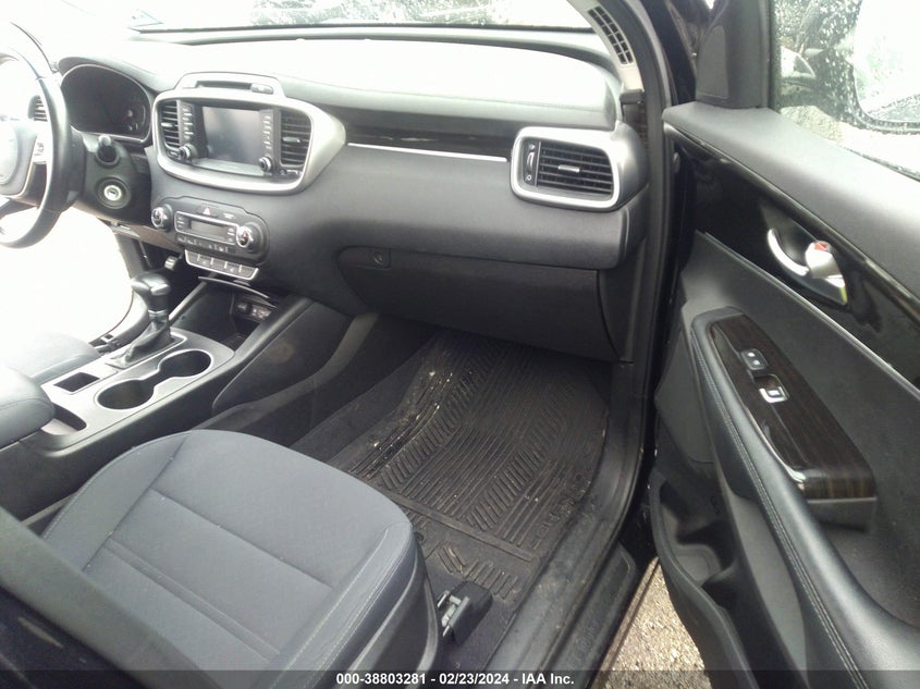 2019 KIA SORENTO 2.4L LX - 5XYPGDA31KG436198