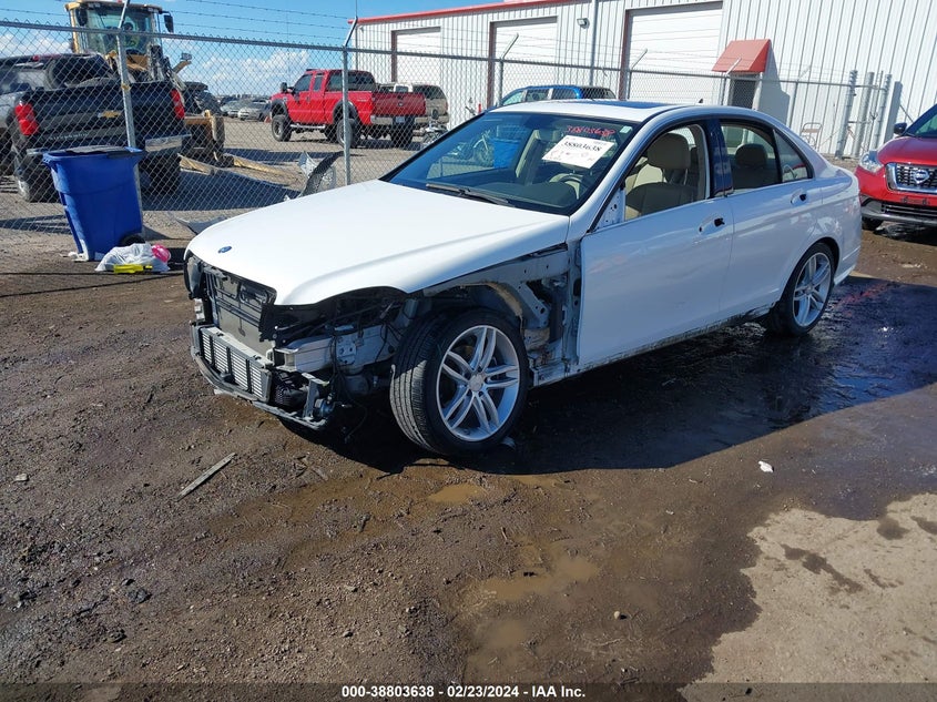 2014 MERCEDES-BENZ C 250 LUXURY/SPORT - WDDGF4HB5ER313726