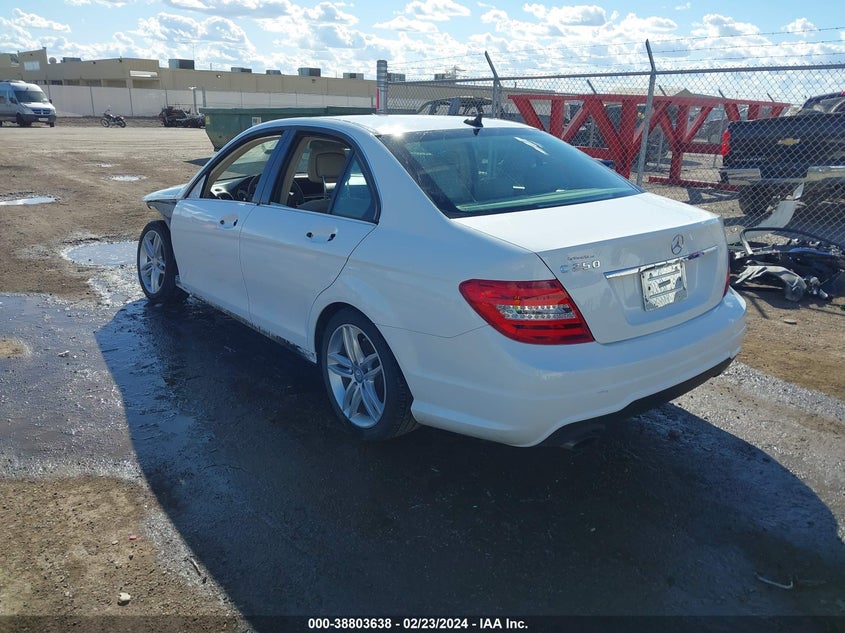2014 MERCEDES-BENZ C 250 LUXURY/SPORT - WDDGF4HB5ER313726