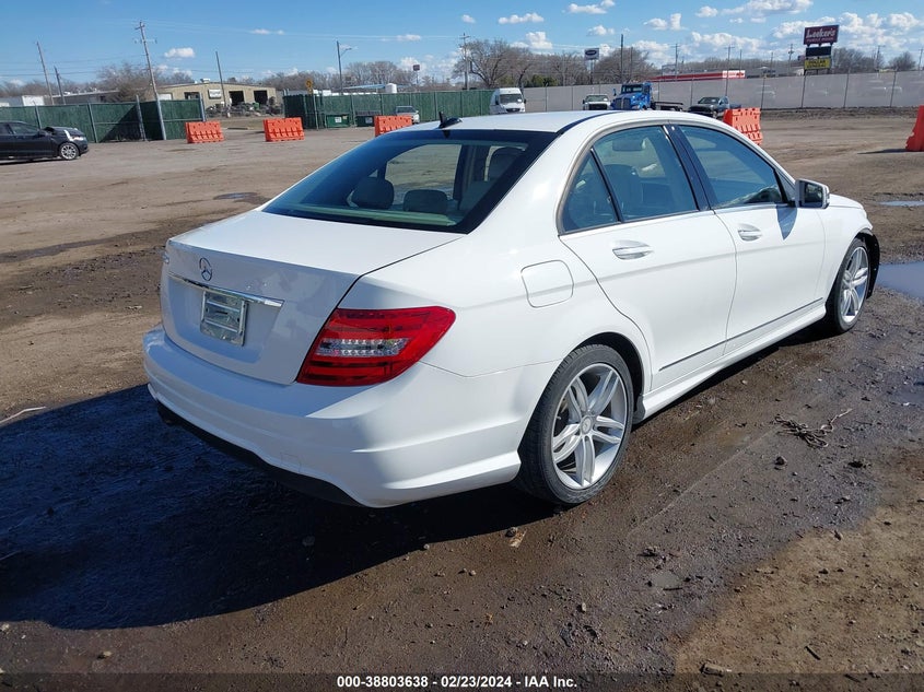 2014 MERCEDES-BENZ C 250 LUXURY/SPORT - WDDGF4HB5ER313726