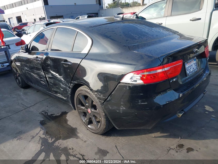 VIN SAJAD4FXXJCP22470 2018 JAGUAR XE 25T PREMIUM