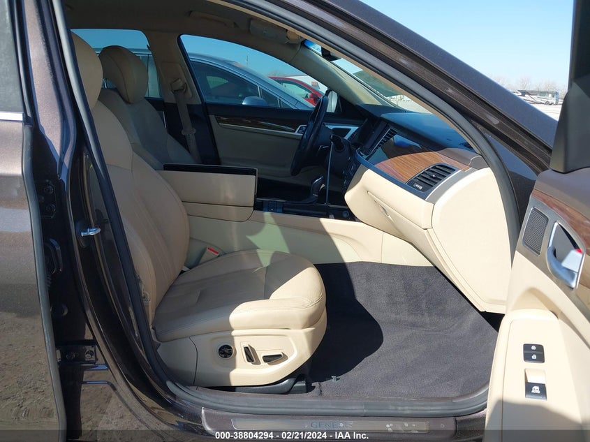 2016 HYUNDAI GENESIS 3.8L - KMHGN4JE1GU111222