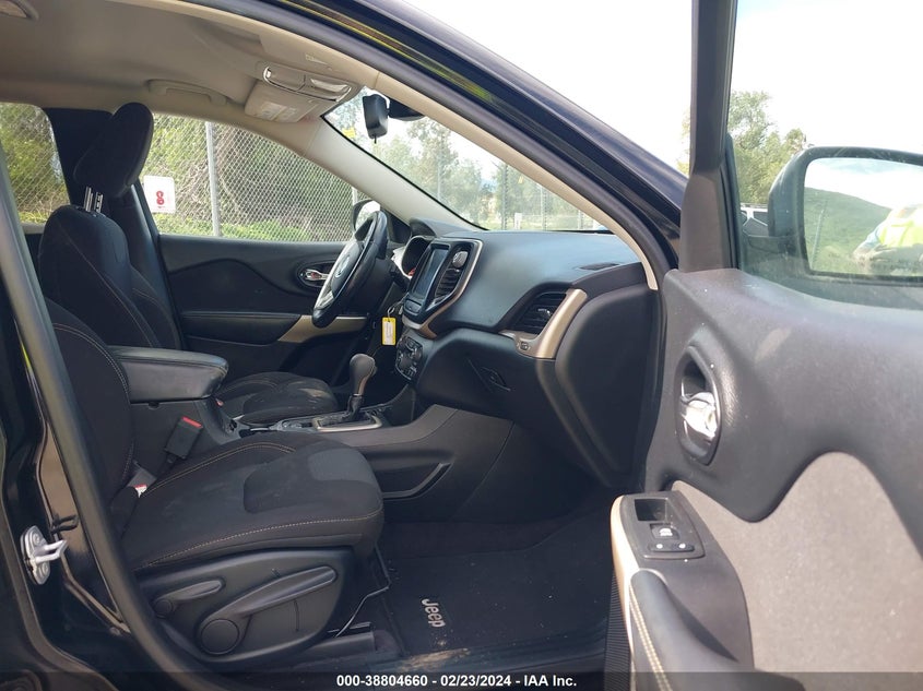 VIN 1C4PJLCS1HW644576 2017 JEEP CHEROKEE LATITUDE FWD