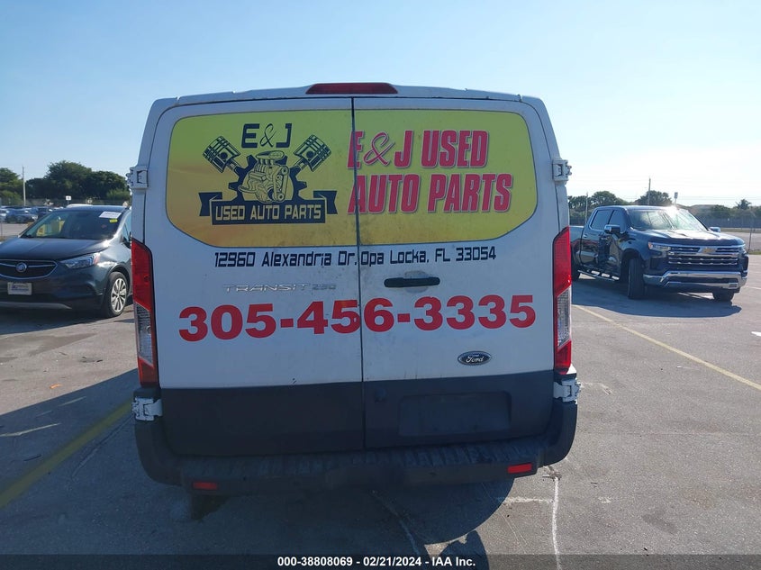 VIN 1FTYR1ZM7JKA54857 2018 FORD TRANSIT-250 T-250