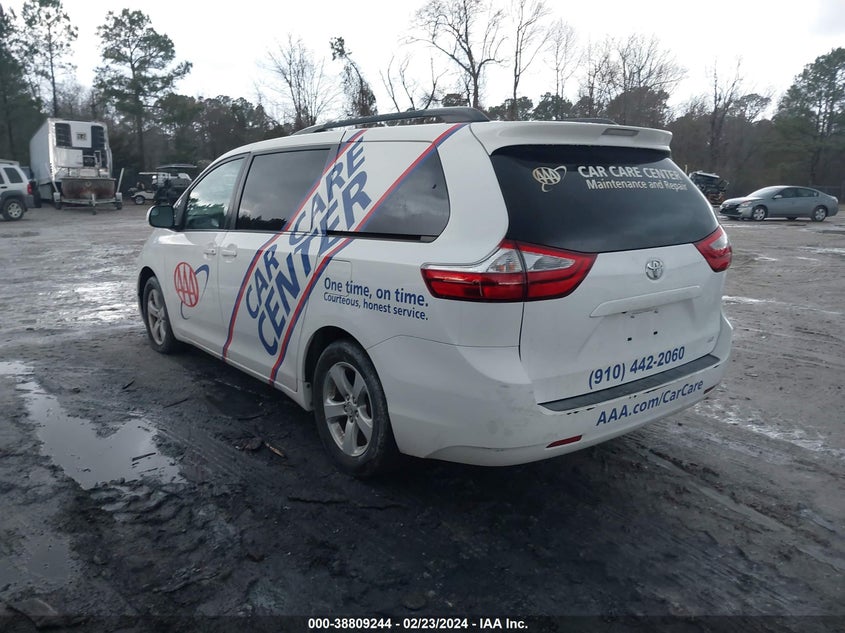 VIN 5TDKZ3DC2HS868756 2017 TOYOTA SIENNA LE 8 PASSENGER