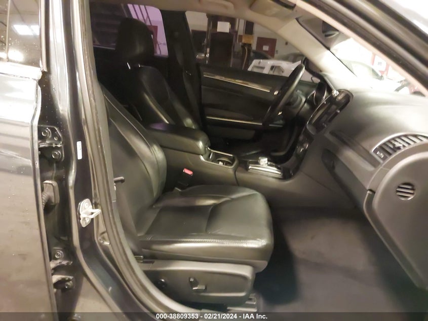 VIN 2C3CCAAG1JH209108 2018 CHRYSLER 300 TOURING L