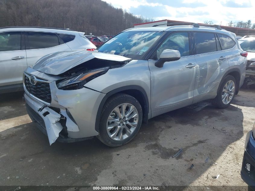 5TDDZRBH8MS112594 2021 TOYOTA HIGHLANDER - Image 2