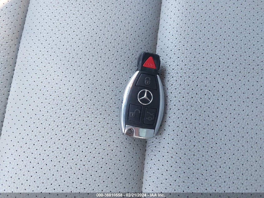 2013 MERCEDES-BENZ C 250 LUXURY/SPORT - WDDGF4HB3DR299520