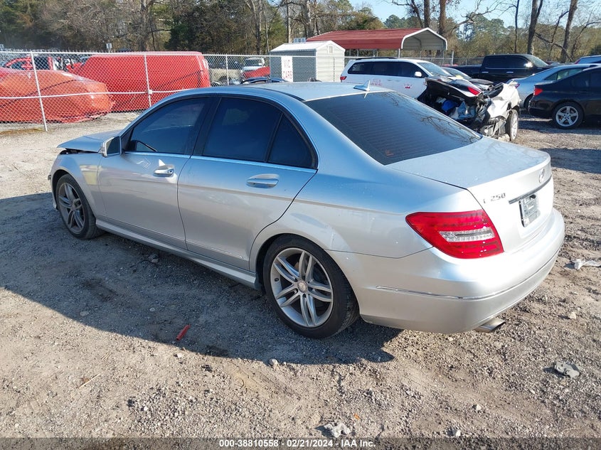 2013 MERCEDES-BENZ C 250 LUXURY/SPORT - WDDGF4HB3DR299520