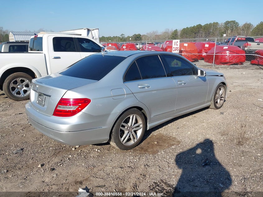 2013 MERCEDES-BENZ C 250 LUXURY/SPORT - WDDGF4HB3DR299520