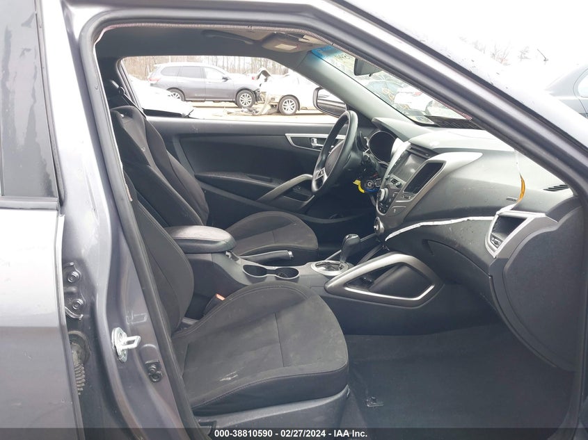 2015 Hyundai Veloster VIN: KMHTC6ADXFU245409 Lot: 38810590