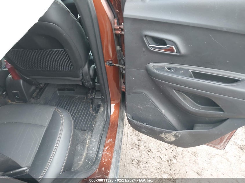 2019 CHEVROLET TRAX LT - 3GNCJLSB2KL320069