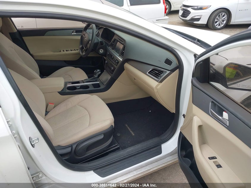 VIN 5NPE24AF7HH523816 2017 HYUNDAI SONATA SE