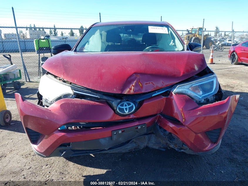2018 TOYOTA RAV4 LE - 2T3ZFREV9JW437569