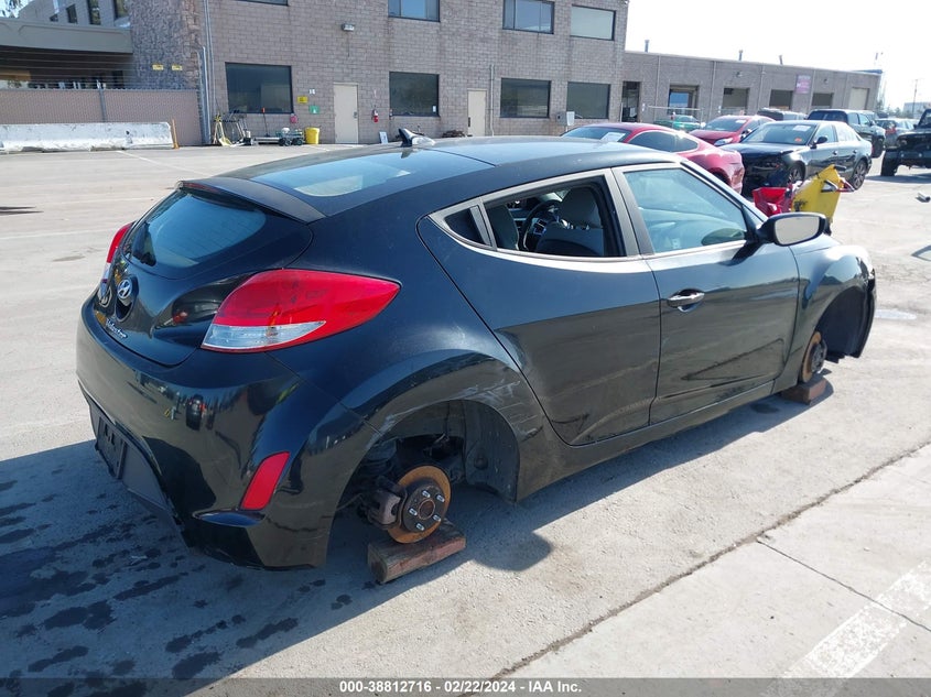 2013 Hyundai Veloster Base W/Gray VIN: KMHTC6AD5DU122503 Lot: 38812716