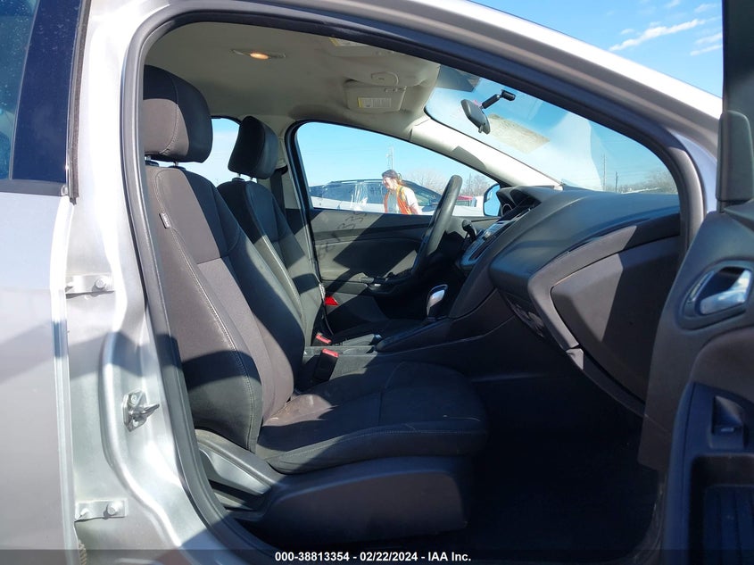 2015 FORD FOCUS SE - 1FADP3F20FL289272