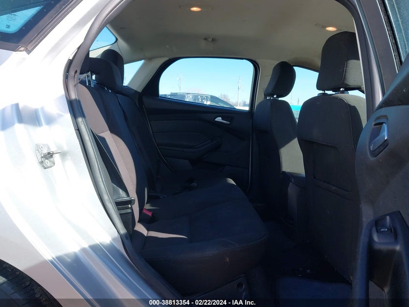 2015 FORD FOCUS SE - 1FADP3F20FL289272