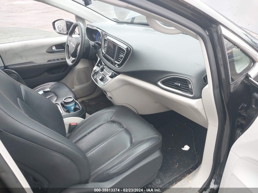 2020 CHRYSLER PACIFICA TOURING L - 2C4RC1BG2LR106510