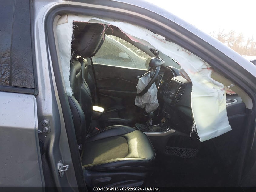 VIN 3C4NJDBBXHT650719 2017 JEEP NEW COMPASS LATITUDE 4X4