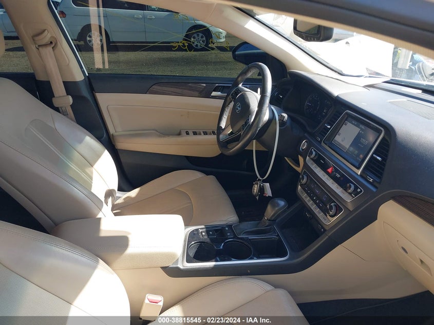 VIN 5NPE34AF1KH738032 2019 HYUNDAI SONATA LIMITED