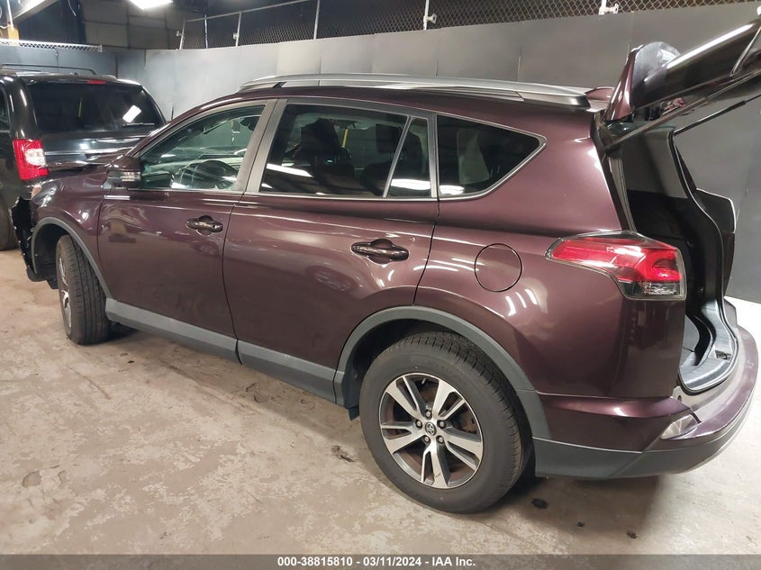 VIN 2T3RFREV8JW715510 2018 TOYOTA RAV4 XLE