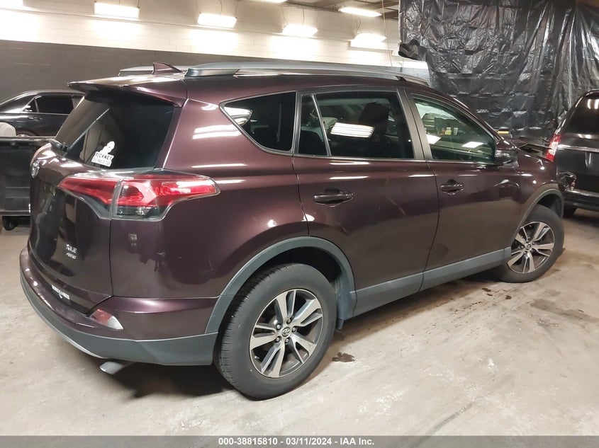 VIN 2T3RFREV8JW715510 2018 TOYOTA RAV4 XLE