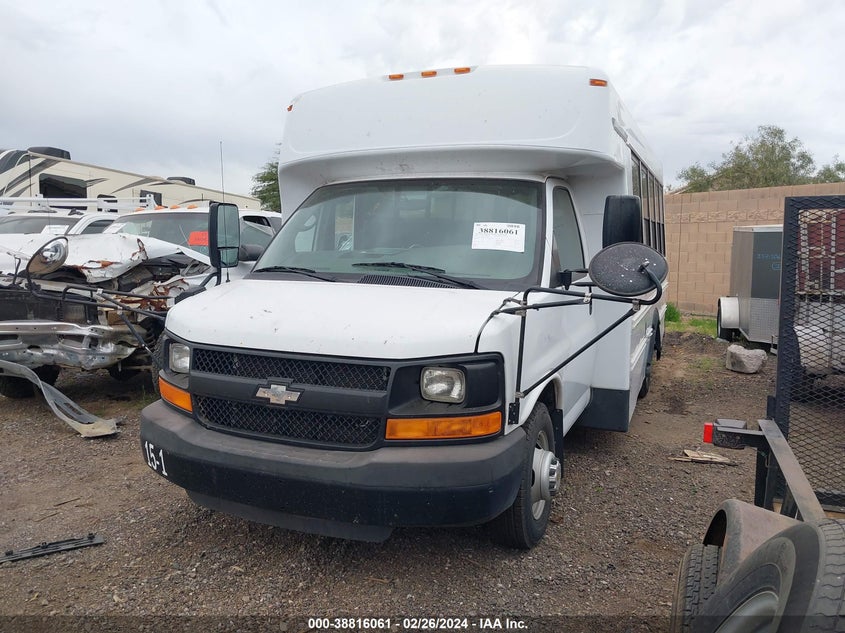 2015 CHEVROLET VIN 1GB3G3BG8F1106854 nuotrauka 2