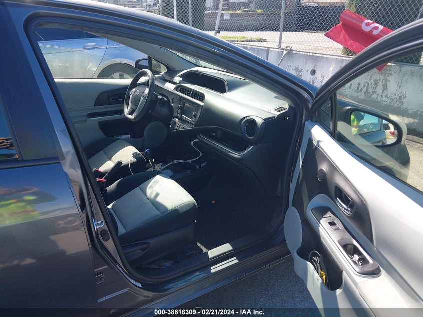 2014 Toyota Prius C Three VIN: JTDKDTB39E1575026 Lot: 38816309