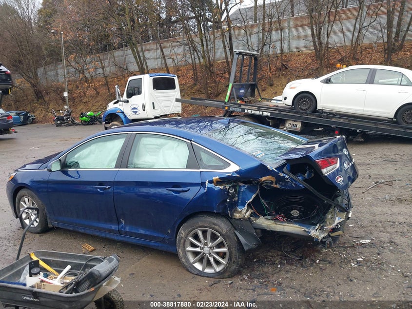 2019 HYUNDAI SONATA SE - 5NPE24AF5KH782196
