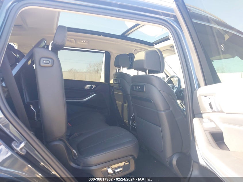 2022 BMW X7 3.0L I6   N(VIN: 5UXCW2C06N9M81795