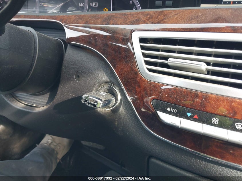 2013 MERCEDES-BENZ S 550 4MATIC WDDNG9EB8DA529301