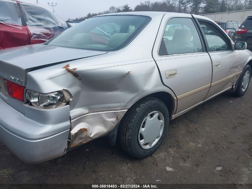 2000 Toyota Camry Ce/Le/Xle VIN: 4T1BG22K3YU713487 Lot: 38818483