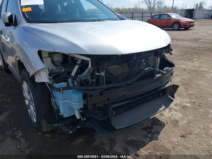 VIN KNMAT2MV4JP500572 2018 NISSAN ROGUE S