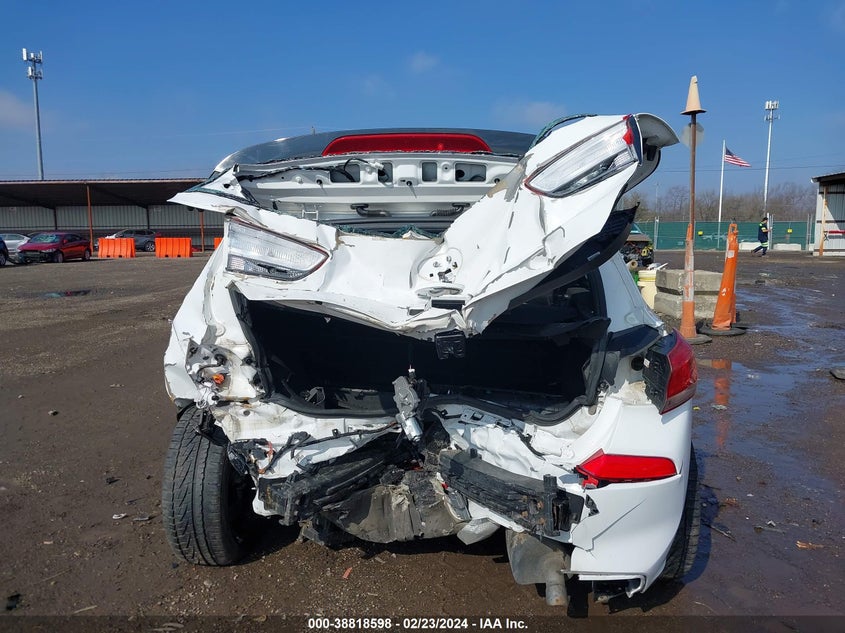 VIN KMHH35LE1JU031813 2018 HYUNDAI ELANTRA GT