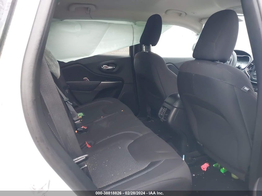 VIN 1C4PJMCB8KD355350 2019 JEEP CHEROKEE LATITUDE 4X4
