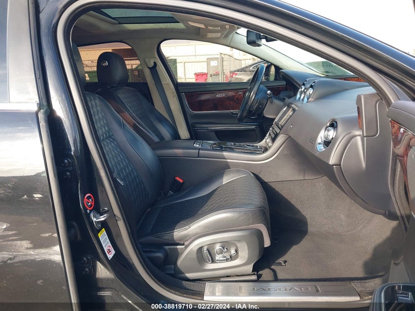 2016 JAGUAR XJ XJL PORTFOLIO - SAJWJ2GDXG8V92774